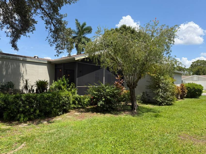 2237 Del Mar Drive a North Fort Myers, FL Mobile or Manufactured Home for Sale